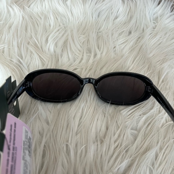 {Wild Fable} Studded Sunglasses with 100% UV Protection in Black - NWT - Picture 3 of 5